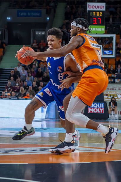 各自为战 各自为战